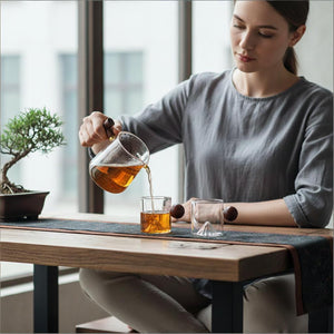 Glass crescent mahogany hand held fair cup glass redwood cup set