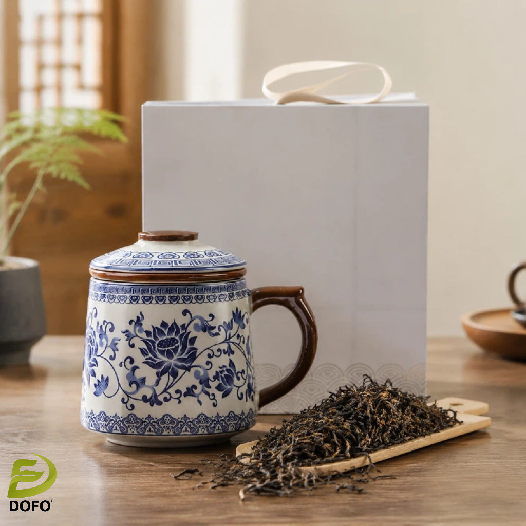 Blue and white Ru kiln office teacup mug