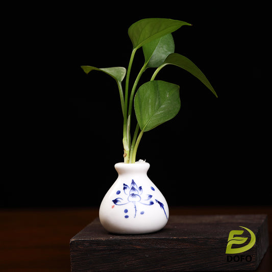 Mini Blue & White Ceramic Bud Vase (Chinese tea set)