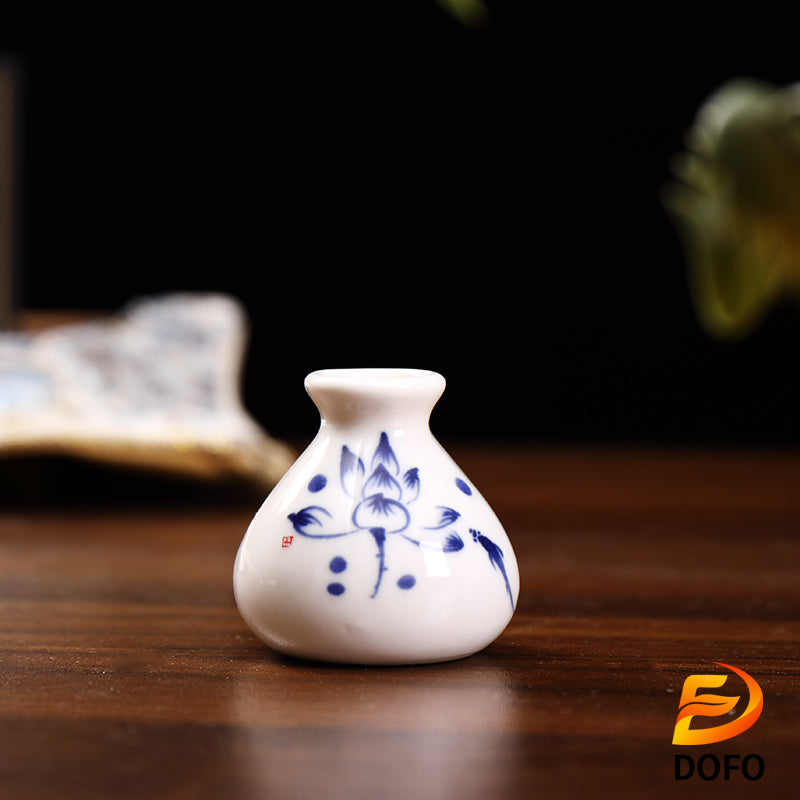 Mini Blue & White Ceramic Bud Vase (Chinese tea set)